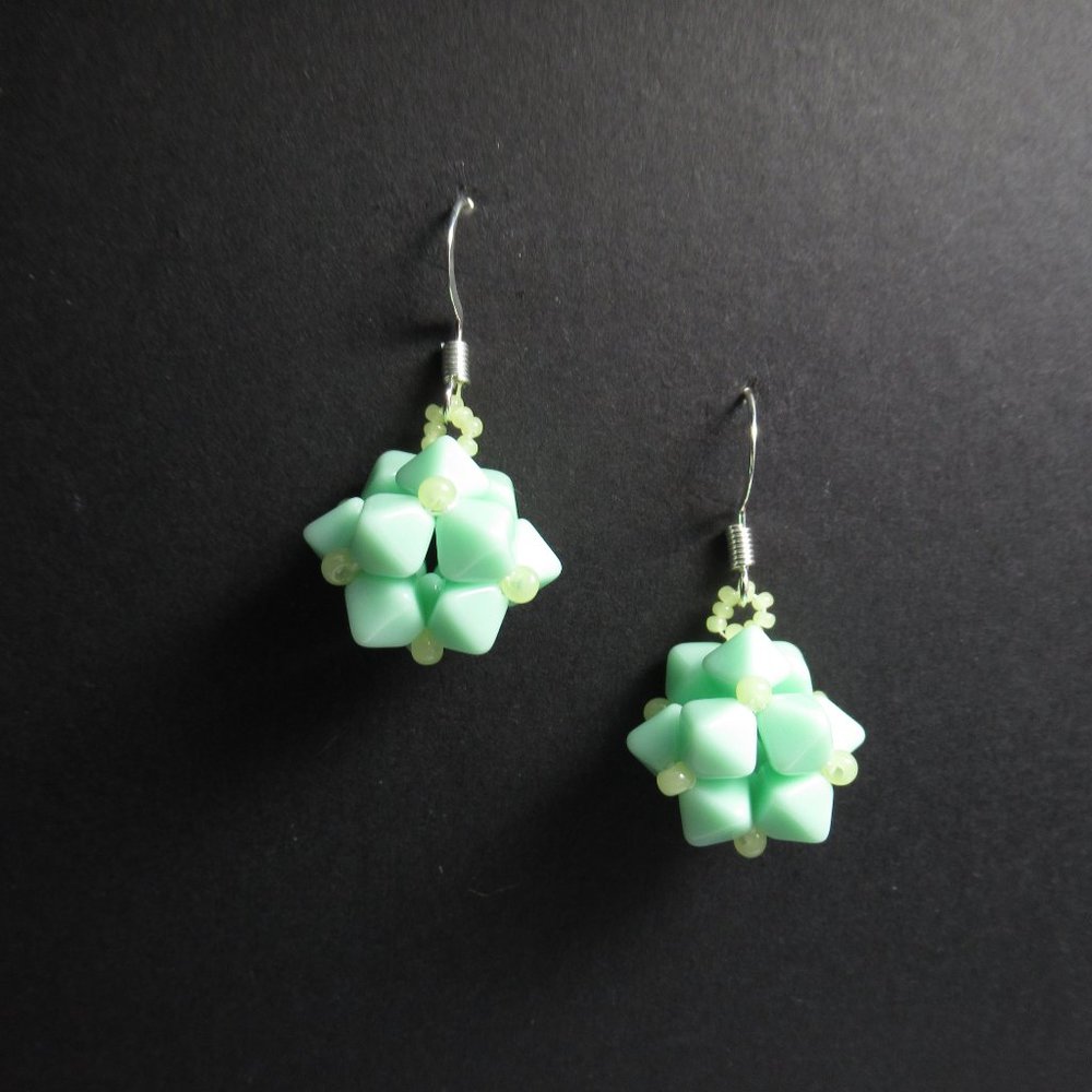 Uranium glass beaded bead earrings - Picture 9 of 16